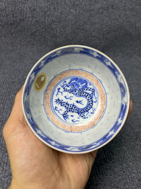 古玩陶瓷青花加彩花卉龍紋玲瓏碗真品鑒賞圖