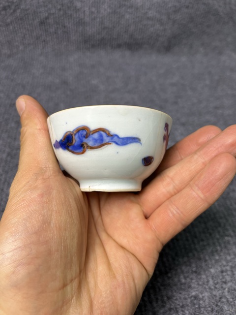 古玩陶瓷青花加彩過墻龍紋杯真品鑒賞圖