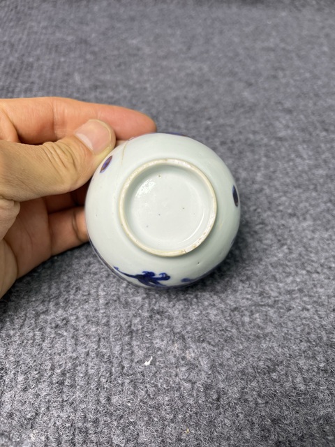 古玩陶瓷青花加彩過墻龍紋杯真品鑒賞圖