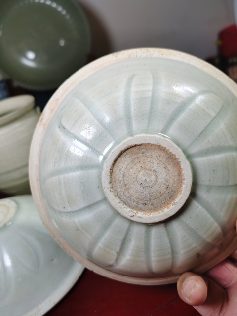 古玩陶瓷青白釉刻仰蓮紋碗真品鑒賞圖