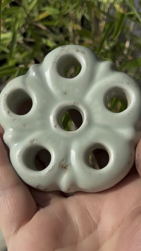 古玩陶瓷青釉蓮蓬花器真品鑒賞圖