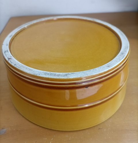 古玩陶瓷黃釉旋紋缸真品鑒賞圖