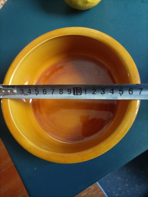 古玩陶瓷黃釉旋紋缸真品鑒賞圖