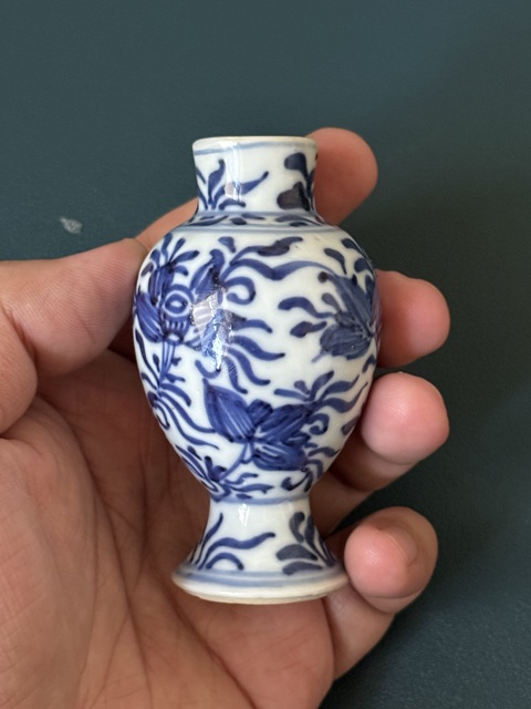 古玩陶瓷清·康熙細路花卉紋青花瓶拍賣，當前價格1300元