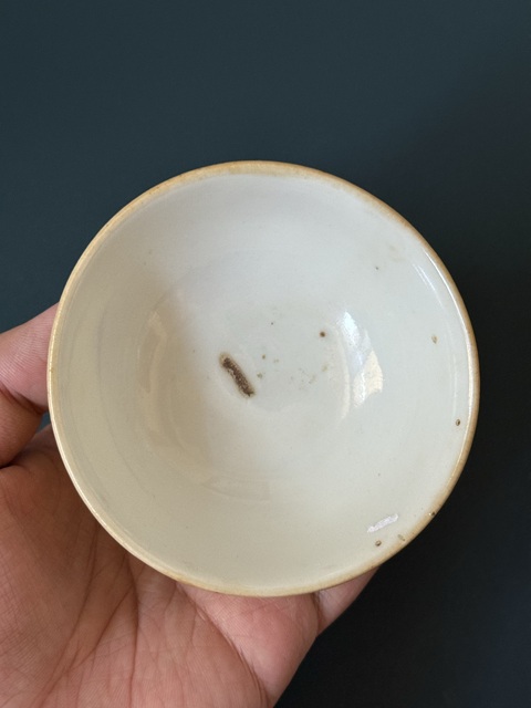 古玩陶瓷清·乾嘉黃釉地花卉紋粉彩杯拍賣，當前價格1400元