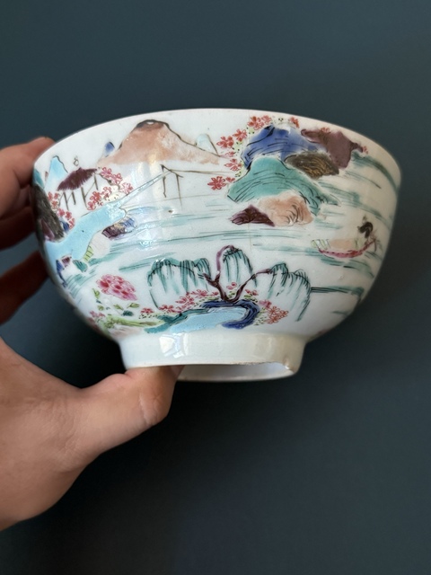 古玩陶瓷山水紋粉彩碗真品鑒賞圖