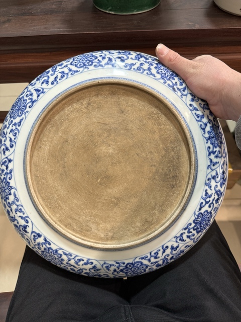 古玩陶瓷青花纏枝蓮紋盤真品鑒賞圖