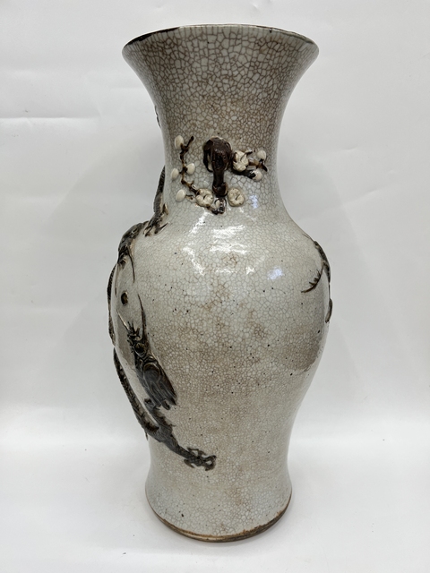 古玩陶瓷清晚期 哥釉鐵銹花龍紋大瓶真品鑒賞圖