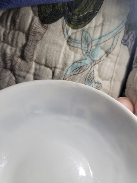 古玩陶瓷青花纏枝花卉紋臥足杯真品鑒賞圖