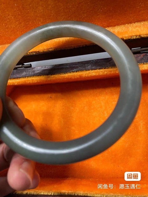 古玩玉器白玉手鐲真品鑒賞圖