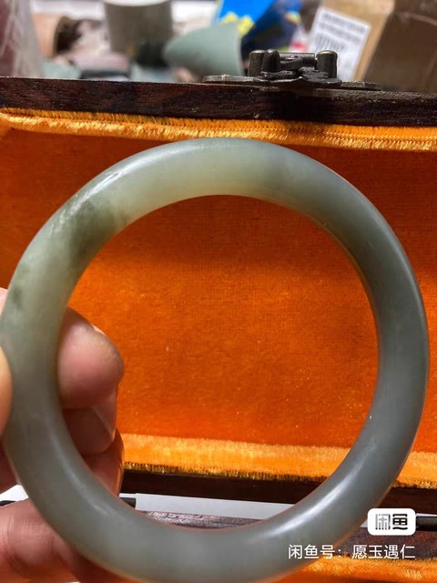 古玩玉器白玉手鐲真品鑒賞圖