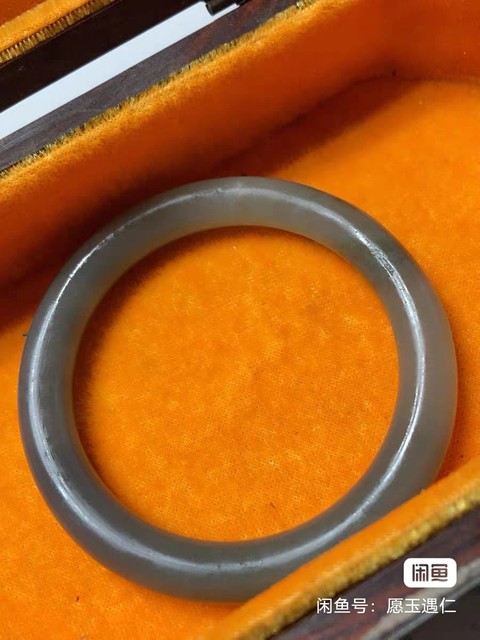 古玩玉器白玉手鐲真品鑒賞圖