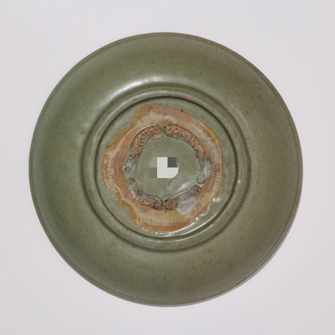 古玩陶瓷龍泉青瓷暗刻花卉紋盤真品鑒賞圖