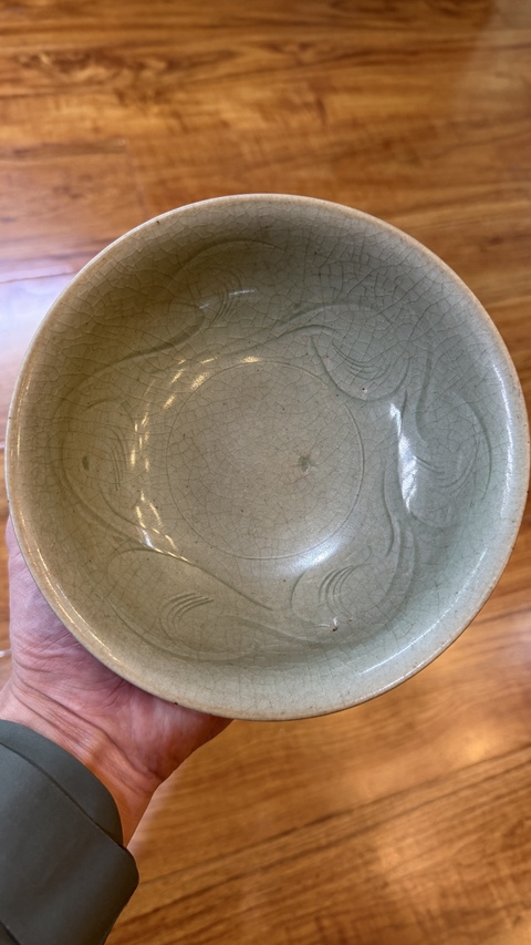 古玩陶瓷龍泉劃花碗真品鑒賞圖