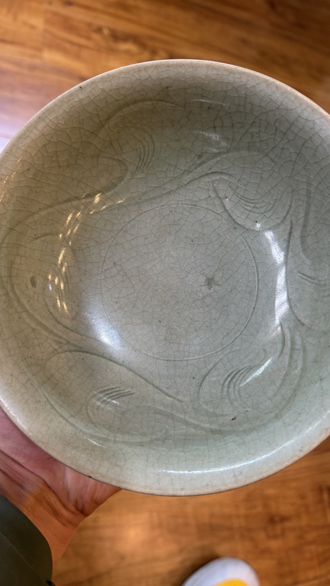 古玩陶瓷龍泉劃花碗真品鑒賞圖