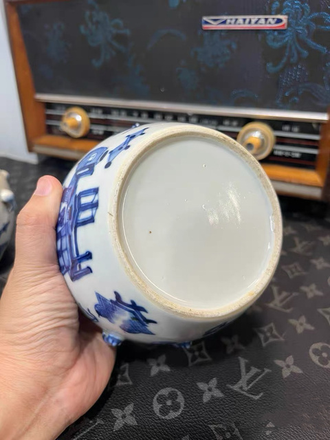 古玩陶瓷青花博古花卉紋蓋罐真品鑒賞圖