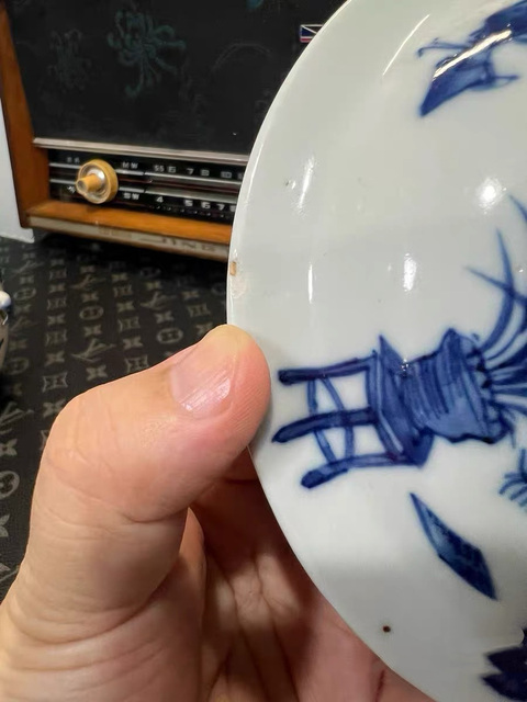 古玩陶瓷青花博古花卉紋蓋罐真品鑒賞圖