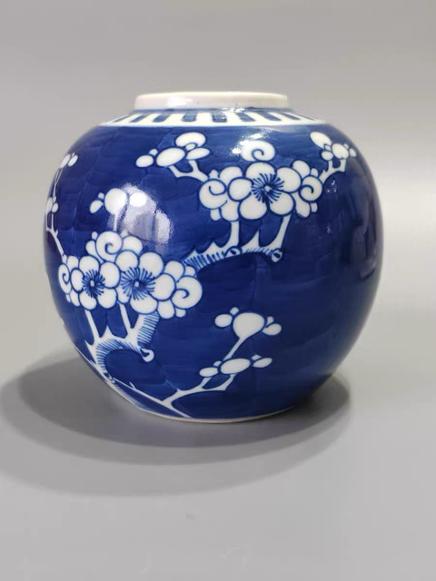古玩陶瓷青花冰梅紋罐真品鑒賞圖