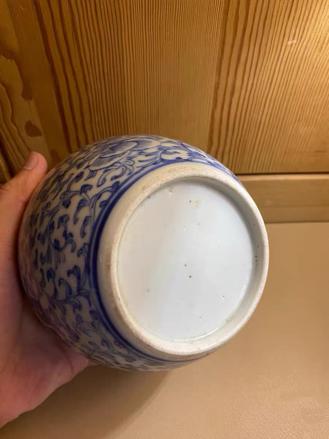 古玩陶瓷青花纏枝花卉喜字紋罐真品鑒賞圖