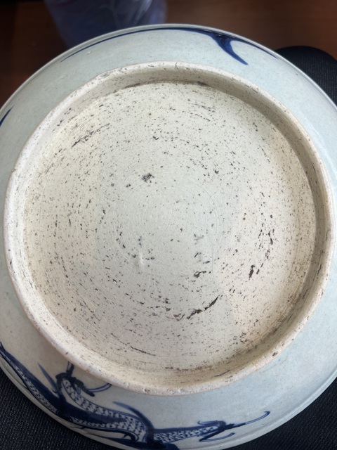 古玩陶瓷青花過(guò)墻龍紋盤(pán)真品鑒賞圖