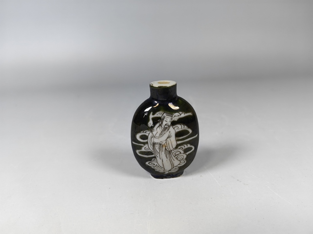 古玩陶瓷晚清墨彩留白呂洞賓人物紋鼻煙壺真品鑒賞圖