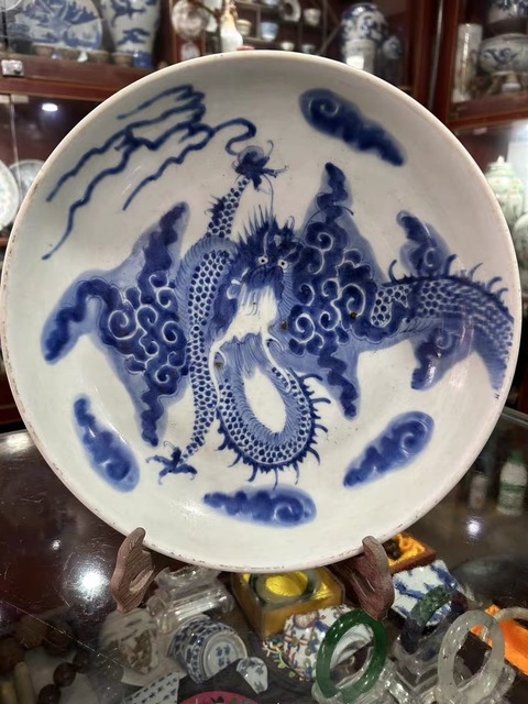 古玩陶瓷青花過墻龍紋盤真品鑒賞圖