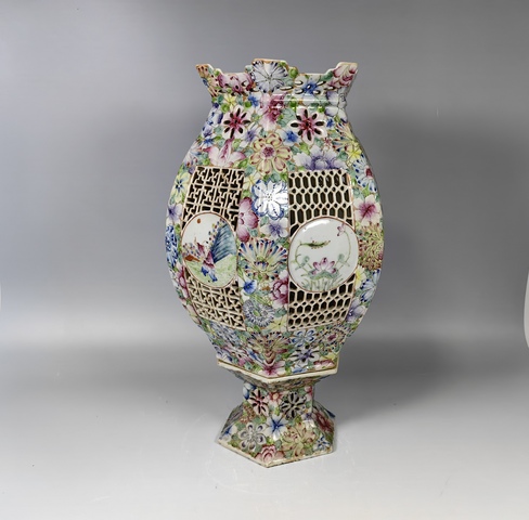 古玩陶瓷晚清民國粉彩百花不落地開窗嬰戲紋宮燈真品鑒賞圖