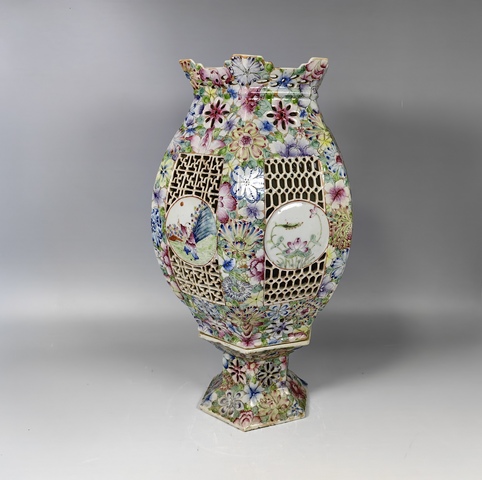 古玩陶瓷晚清民國粉彩百花不落地開窗嬰戲紋宮燈真品鑒賞圖