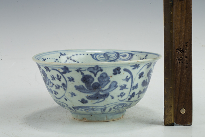 古玩陶瓷明中·青花十字寶杵紋碗真品鑒賞圖