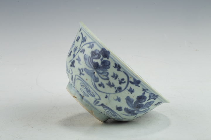 古玩陶瓷明中·青花十字寶杵紋碗真品鑒賞圖