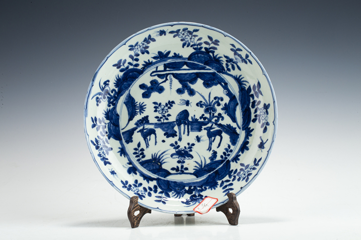 古玩陶瓷明晚·青花松鹿紋大盤真品鑒賞圖