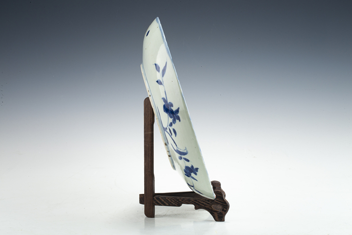 古玩陶瓷明晚·青花松鹿紋大盤真品鑒賞圖