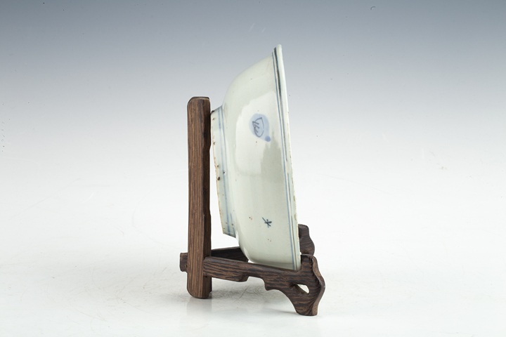 古玩陶瓷明萬歷·青花東方朔偷桃紋碗拍賣，當前價格6000元