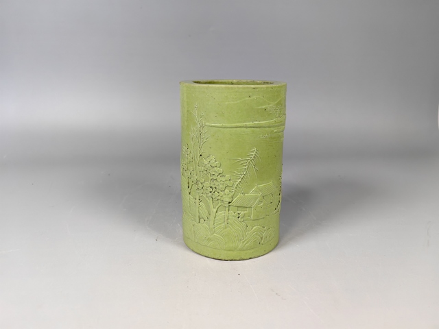 古玩陶瓷晚清民國王炳榮款風景山水雕瓷筆筒真品鑒賞圖