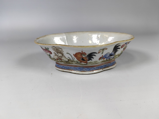 古玩陶瓷晚清雄雞五霸圖粉彩海棠供盤真品鑒賞圖