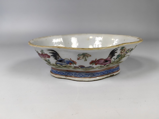 古玩陶瓷晚清雄雞五霸圖粉彩海棠供盤真品鑒賞圖