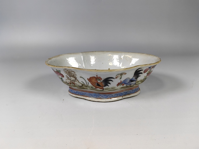 古玩陶瓷晚清雄雞五霸圖粉彩海棠供盤真品鑒賞圖