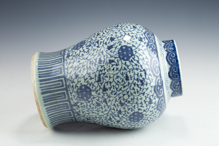 古玩陶瓷清乾隆·青花纏枝花卉紋將軍罐真品鑒賞圖