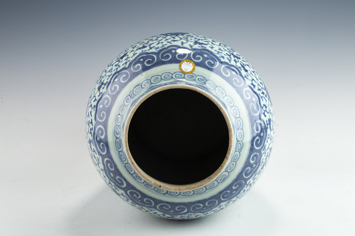 古玩陶瓷清乾隆·青花纏枝花卉紋將軍罐真品鑒賞圖