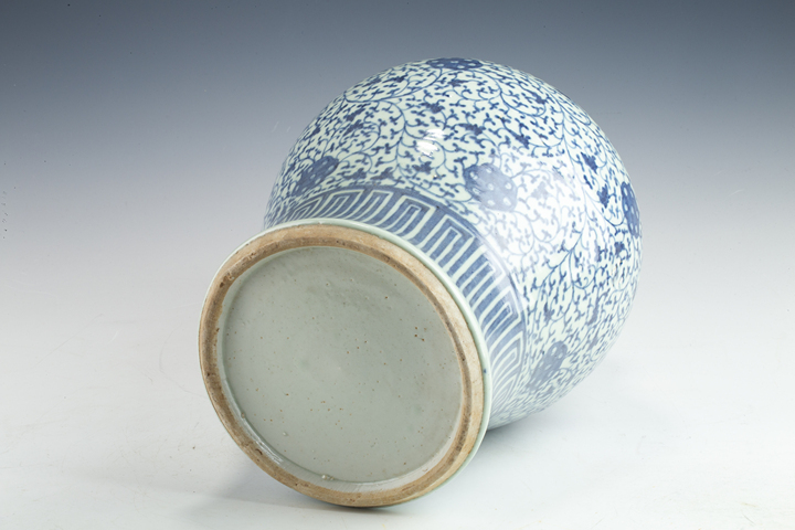 古玩陶瓷清乾隆·青花纏枝花卉紋將軍罐真品鑒賞圖