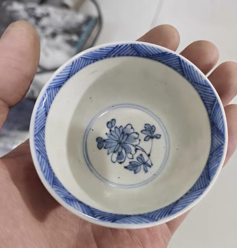 古玩陶瓷青花鳳凰花卉紋杯真品鑒賞圖