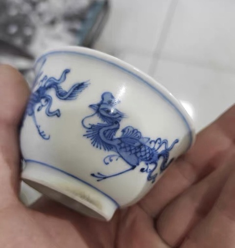 古玩陶瓷青花鳳凰花卉紋杯真品鑒賞圖
