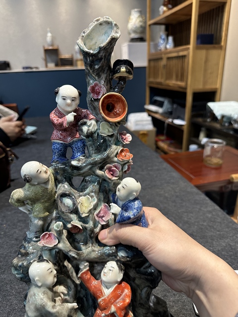 古玩陶瓷童子塑像真品鑒賞圖