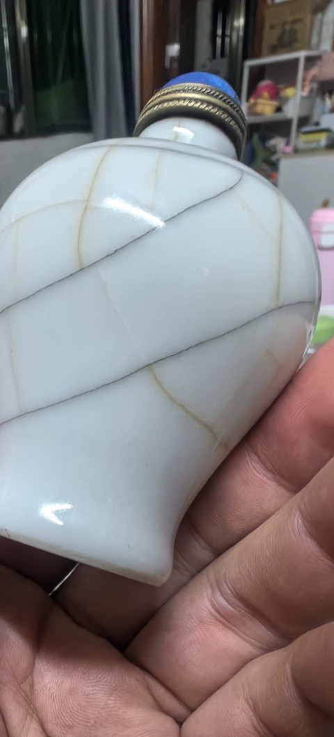 古玩陶瓷鼻煙壺真品鑒賞圖