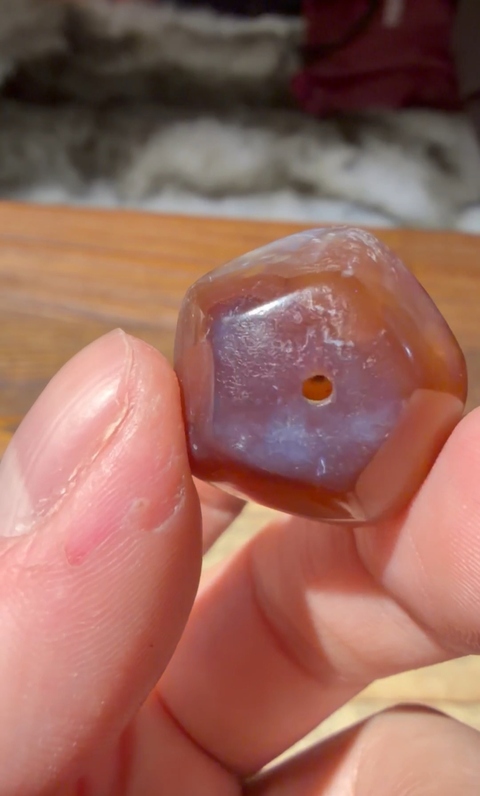 古玩玉器瑪瑙多棱珠真品鑒賞圖