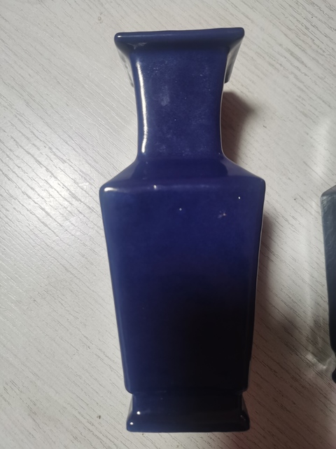 古玩陶瓷藍釉四方瓶真品鑒賞圖