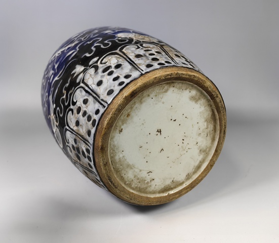 古玩陶瓷清中祭藍(lán)堆白八寶紋冬瓜罐真品鑒賞圖