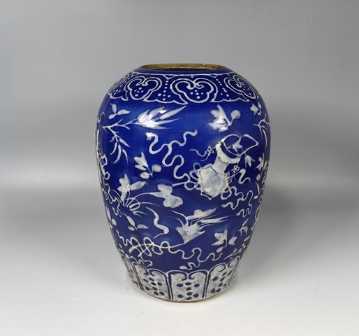 古玩陶瓷清中祭藍(lán)堆白八寶紋冬瓜罐真品鑒賞圖