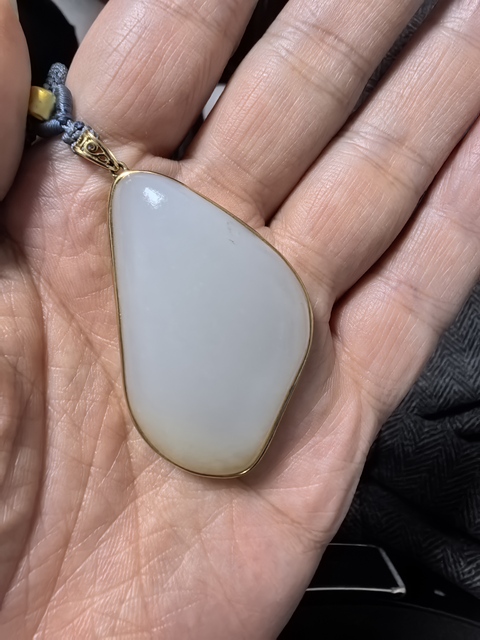 古玩玉器當代和田白玉金鑲玉吊墜真品鑒賞圖