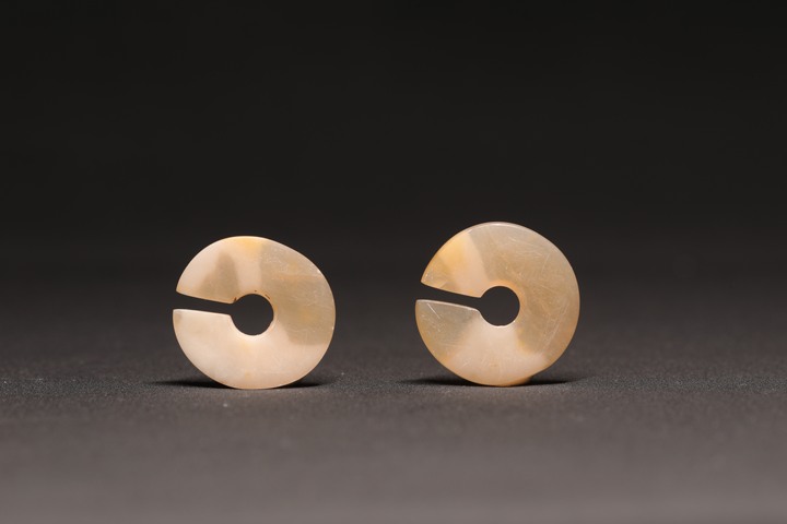 古玩玉器春秋玉玦真品鑒賞圖